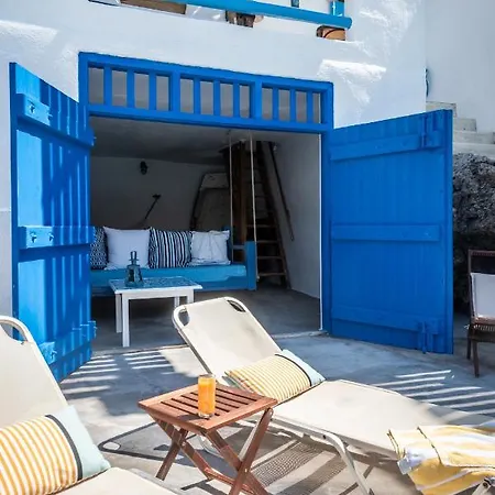 Vakantiehuis Aquanis Anchored, Sea Front House, *