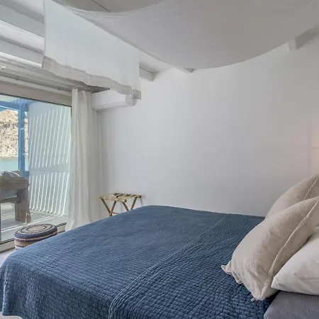 Vakantiehuis Aquanis Anchored, Sea Front House, *