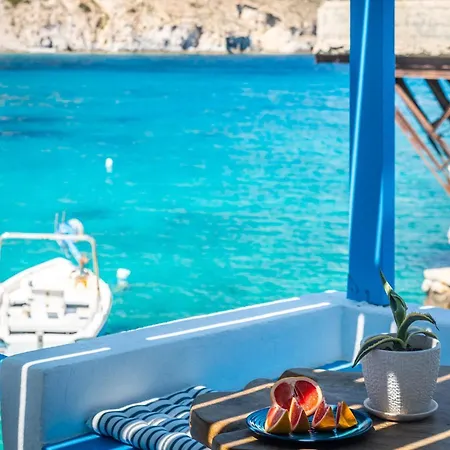 Holiday home Aquanis Anchored, Sea Front House, Firopotamos