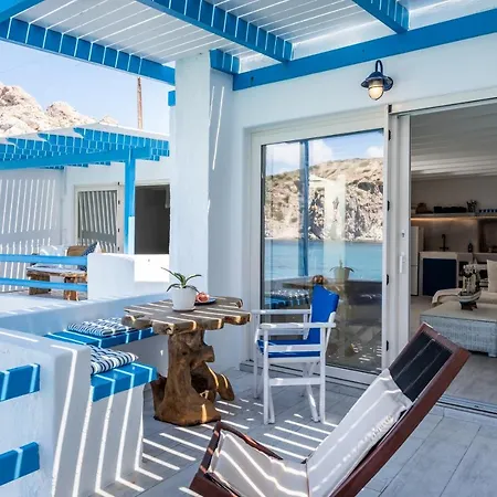 Aquanis Anchored, Sea Front House, Сasa de vacaciones